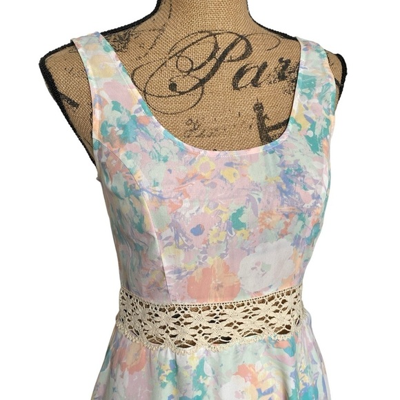 Eight Sixty Crochet Cutout Pastel Floral Sleeveless Mini Dress Women’s Medium - Picture 2 of 14
